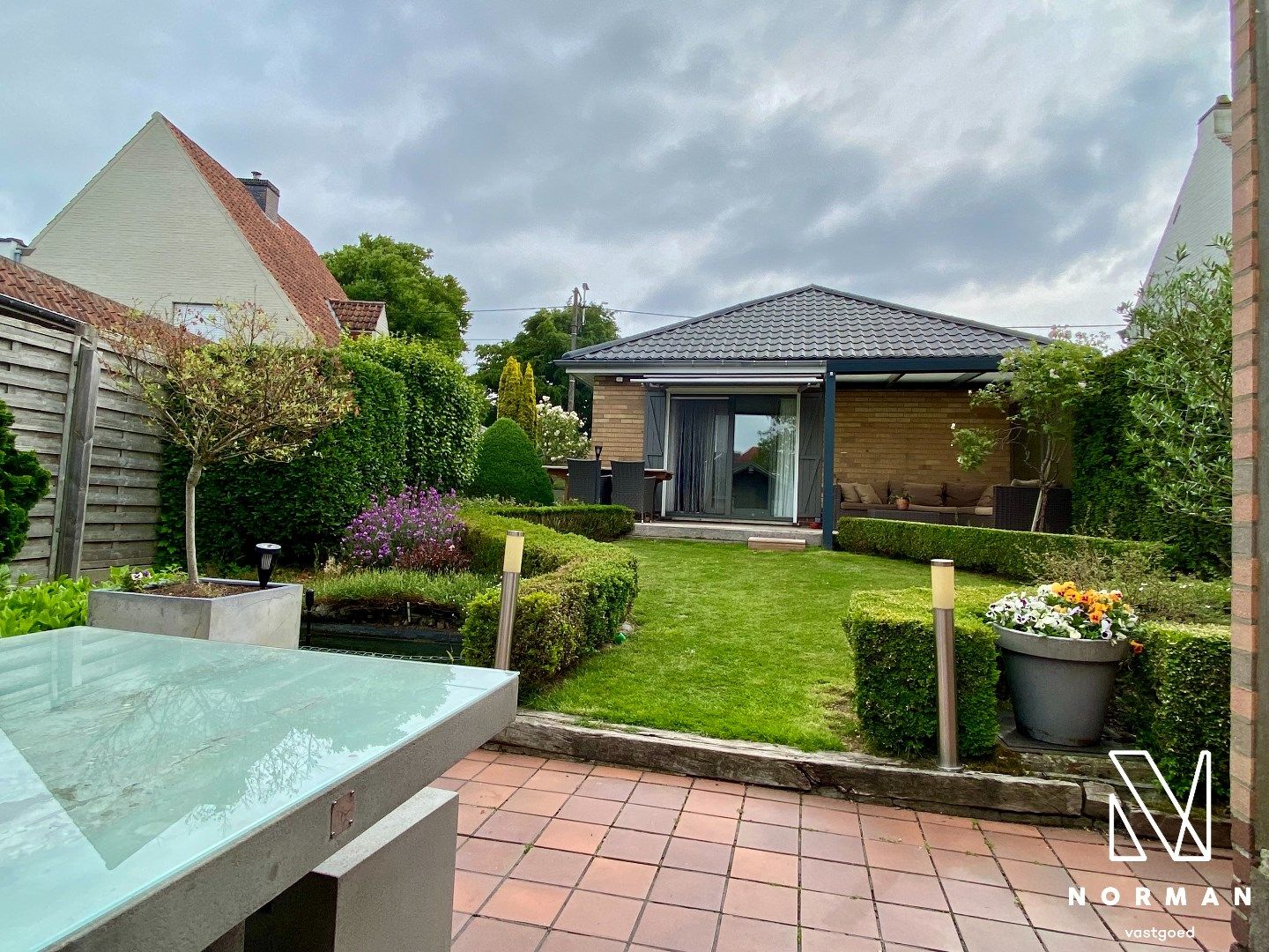 Gelijkvloerse alleenstaande woning in hartje van Hulste met 3 slaapkamers en garage foto 17