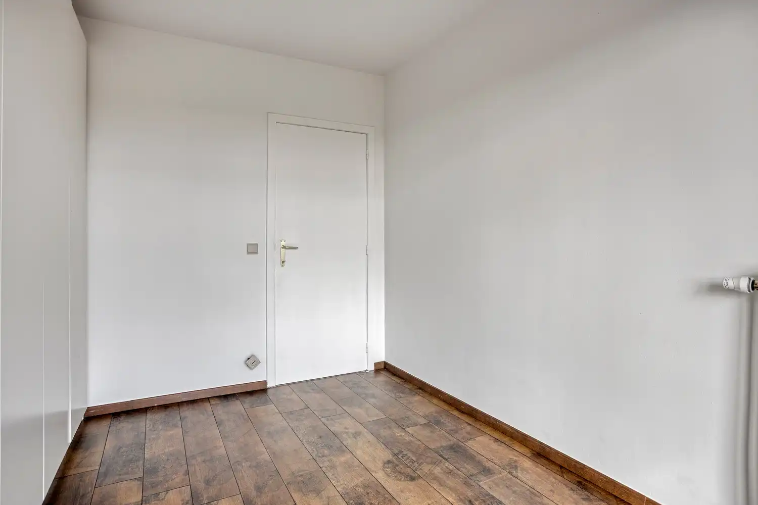 INSTAPKLAAR APPARTEMENT MET 2 SLPKS, 2 TERRASSEN EN AUTOSTAANPLAATS TE DIEST! foto 16