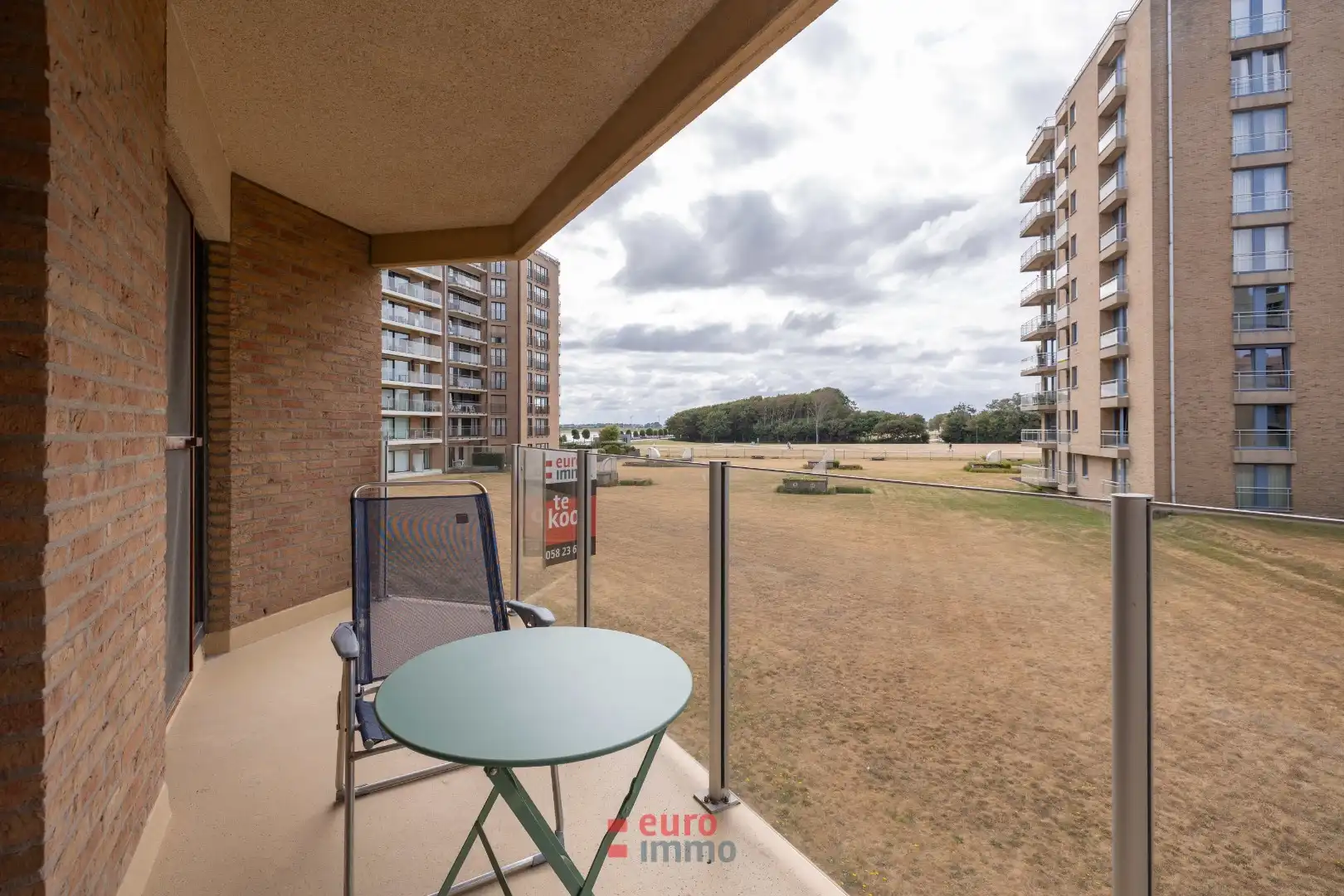 Doorloopappartement met dubbel uitzicht in Residentie Den Oever foto 12