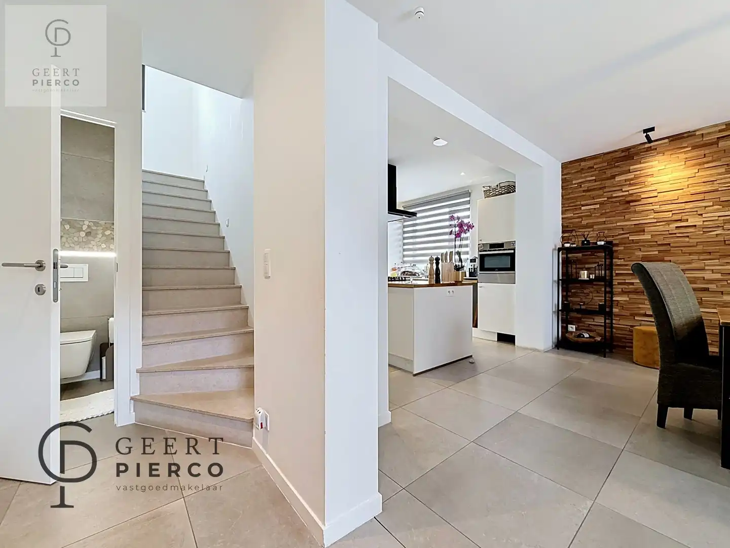 Ruimtelijke woning op een toplocatie foto 3