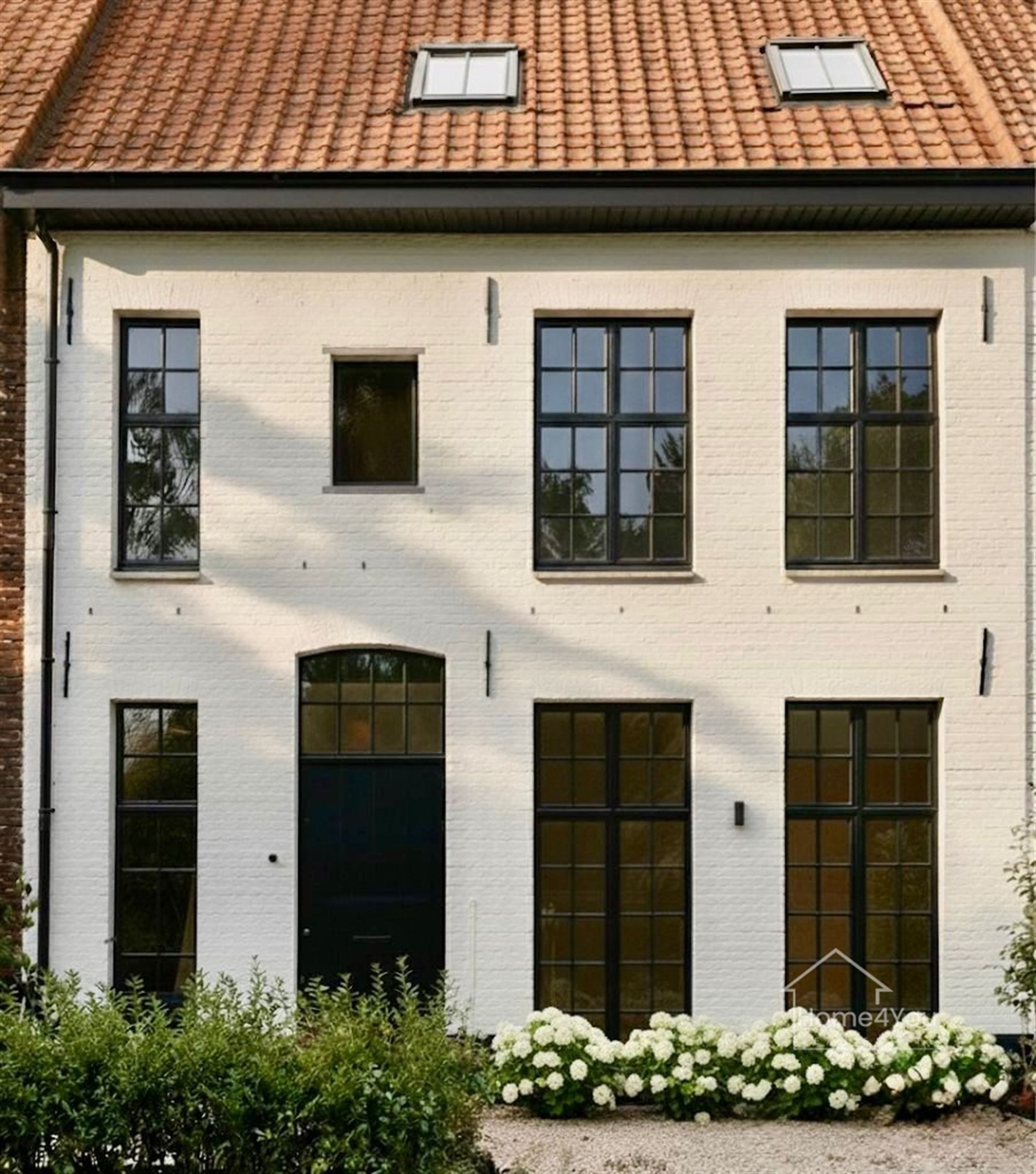 Net gerenoveerde woning op toplocatie in ’s-Gravenwezel foto {{pictureIndex}}