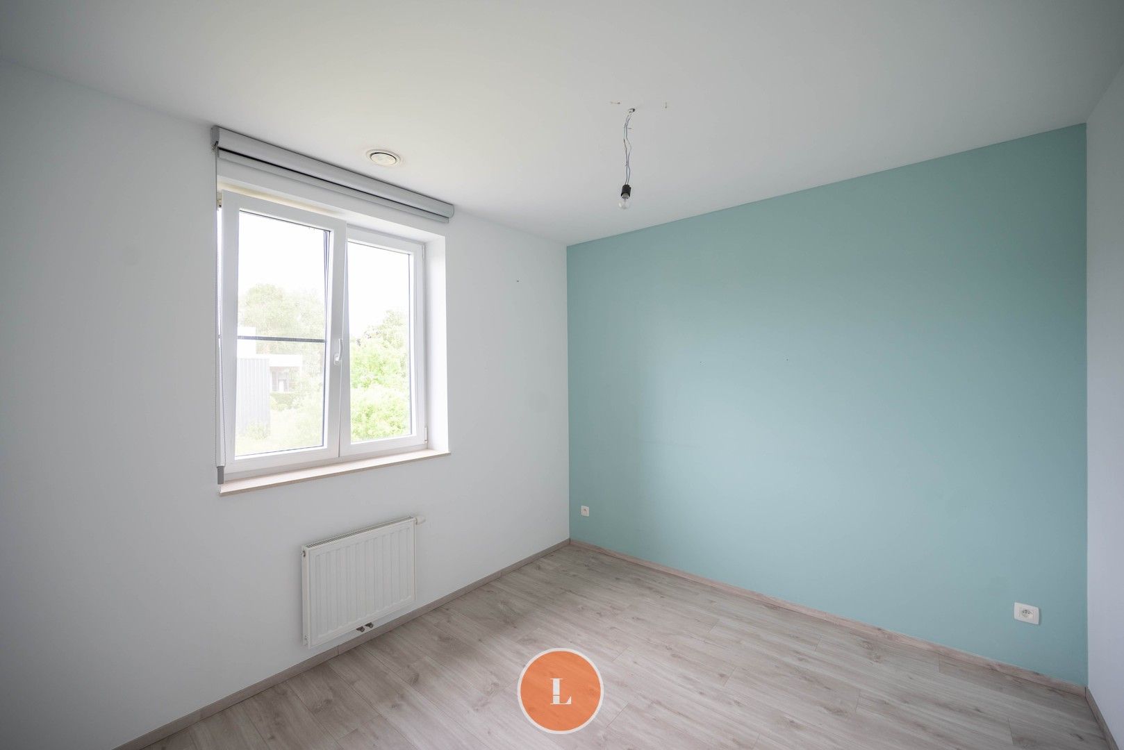 recente halfopen woning in een rustige wijk foto 10