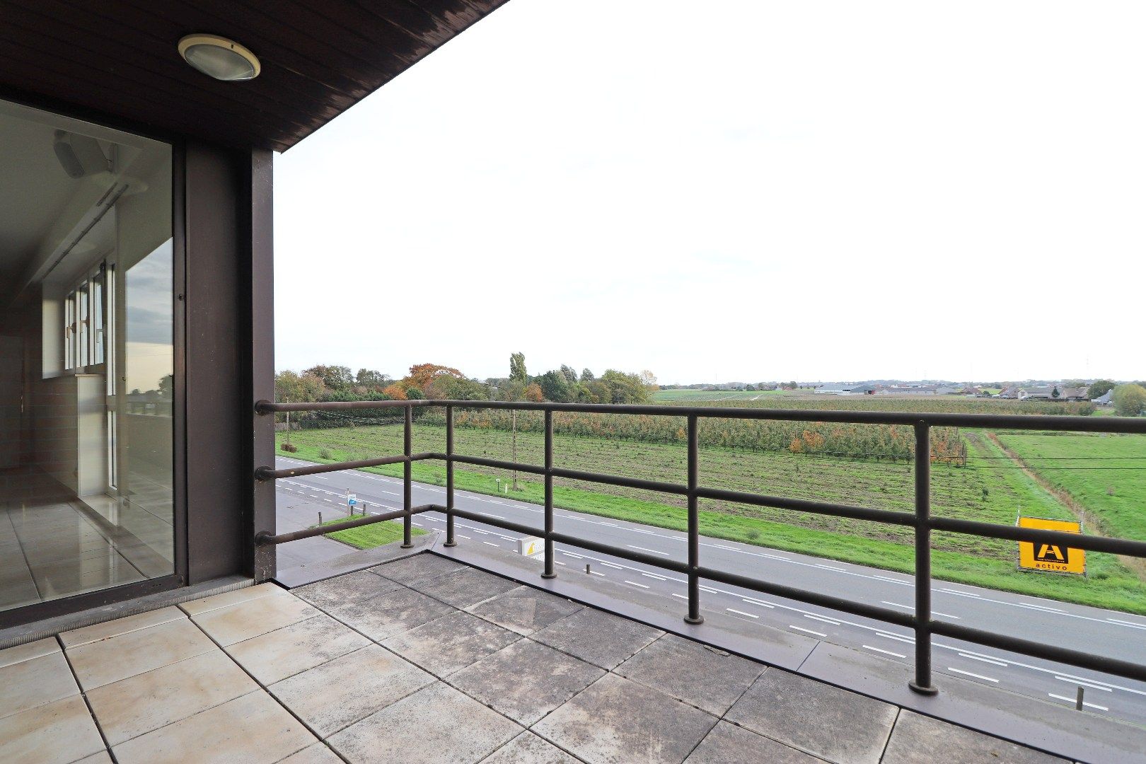 Zeer ruim appartement met prachtig vergezicht foto 6