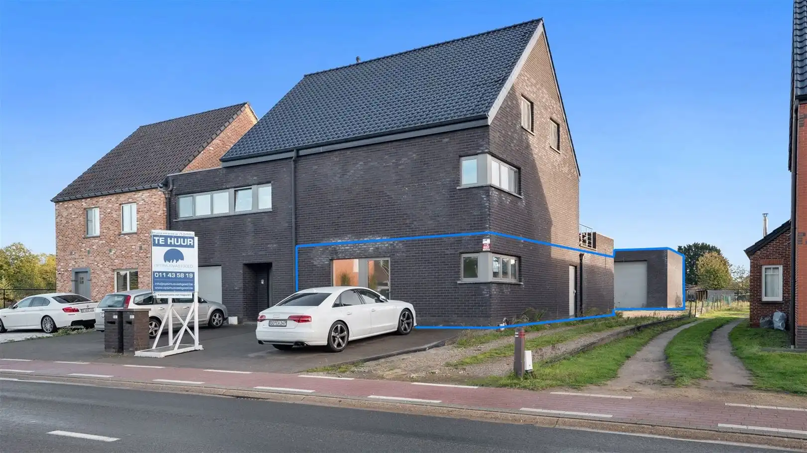 TE HUUR: Kantoorruimte met magazijn te Heusden-Zolder! foto {{pictureIndex}}