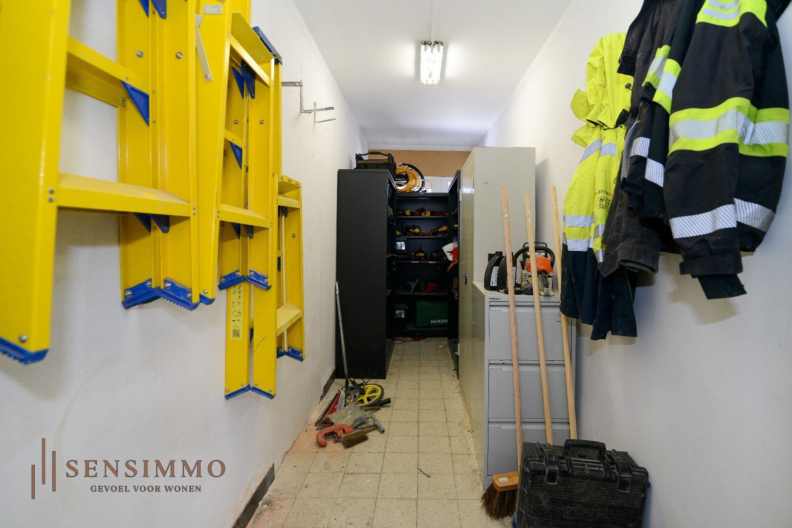 Ruime loods, geschikt voor vrachtwagengarage, op industriezone in Houthalen-Helchteren foto 10