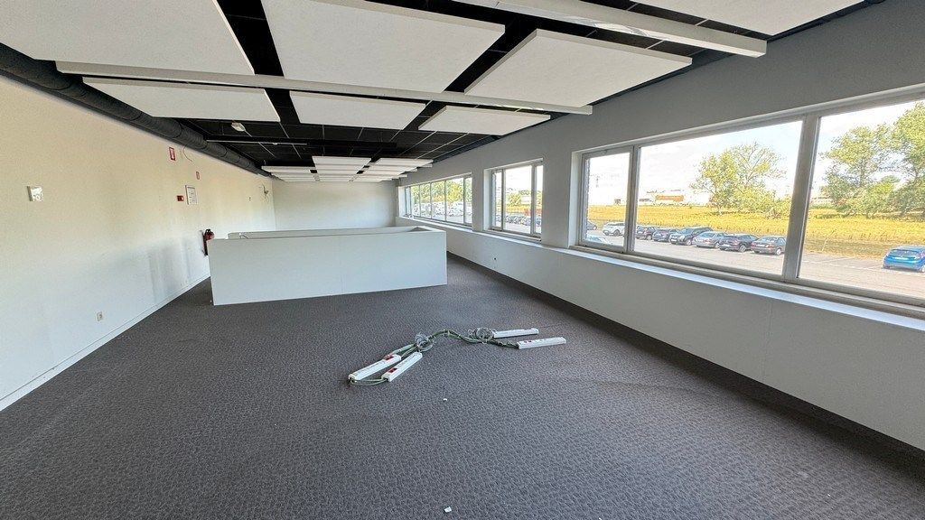 Magazijn met kantoor te huur nabij A12 in Aartselaar Business Estate foto 7