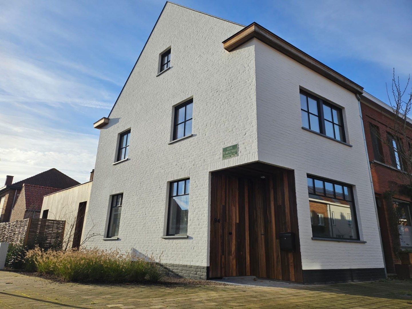 Super energiezuinige half open woning met bureel (vrij beroep), tuin en grote garage in het hartje van Sint-Michiels! foto 8