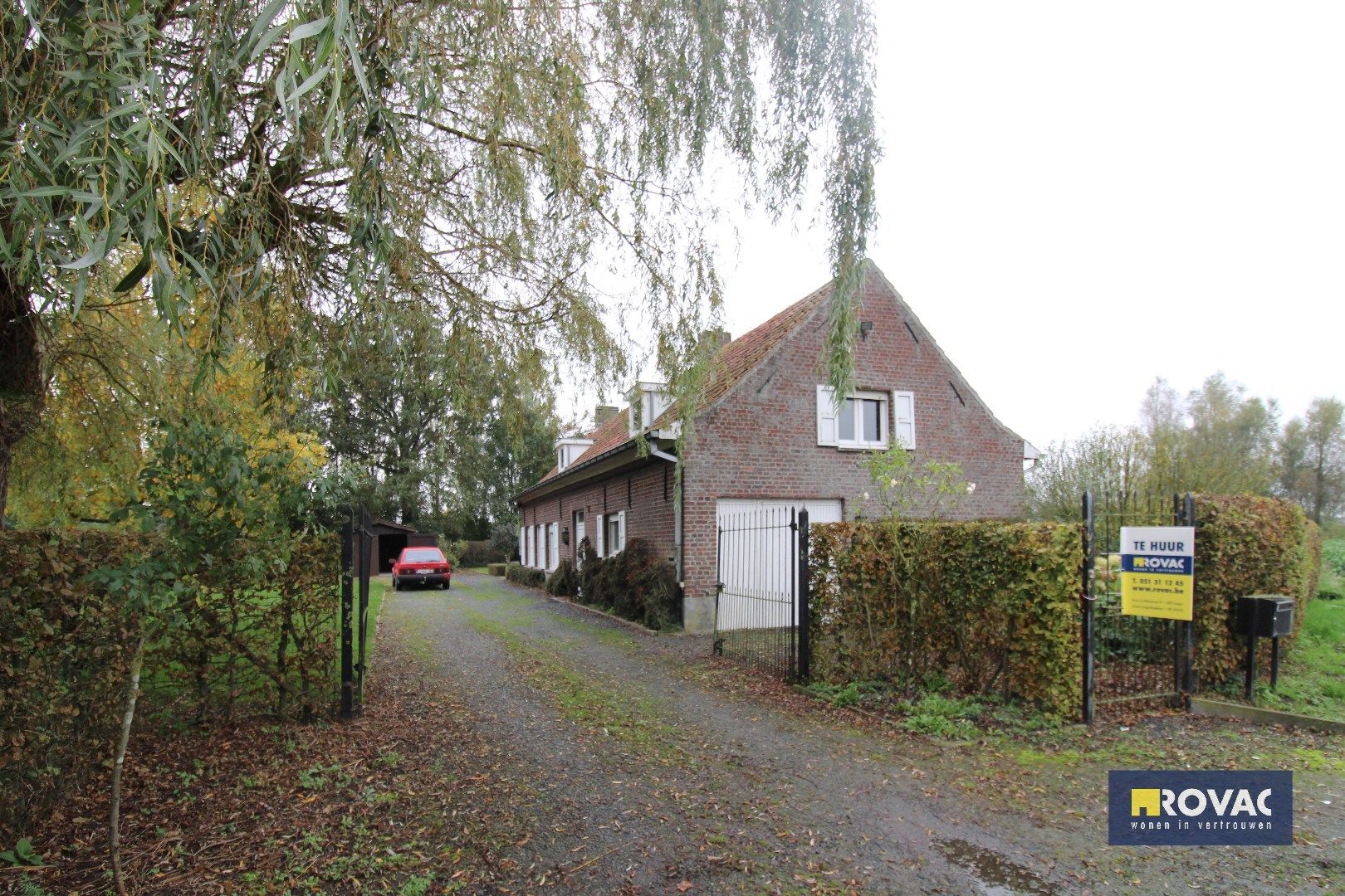 Landelijk gelegen alleenstaande woning met grote tuin! foto 1