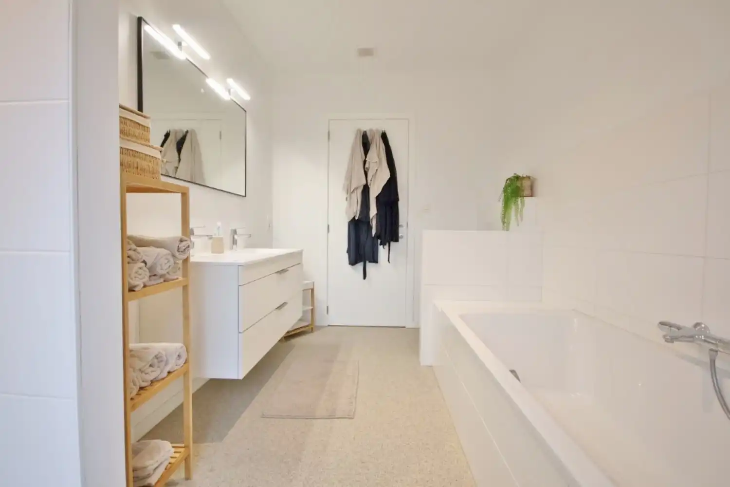 Moderne woning met 3 slaapkamers en tuin in het rustige Landen foto 13