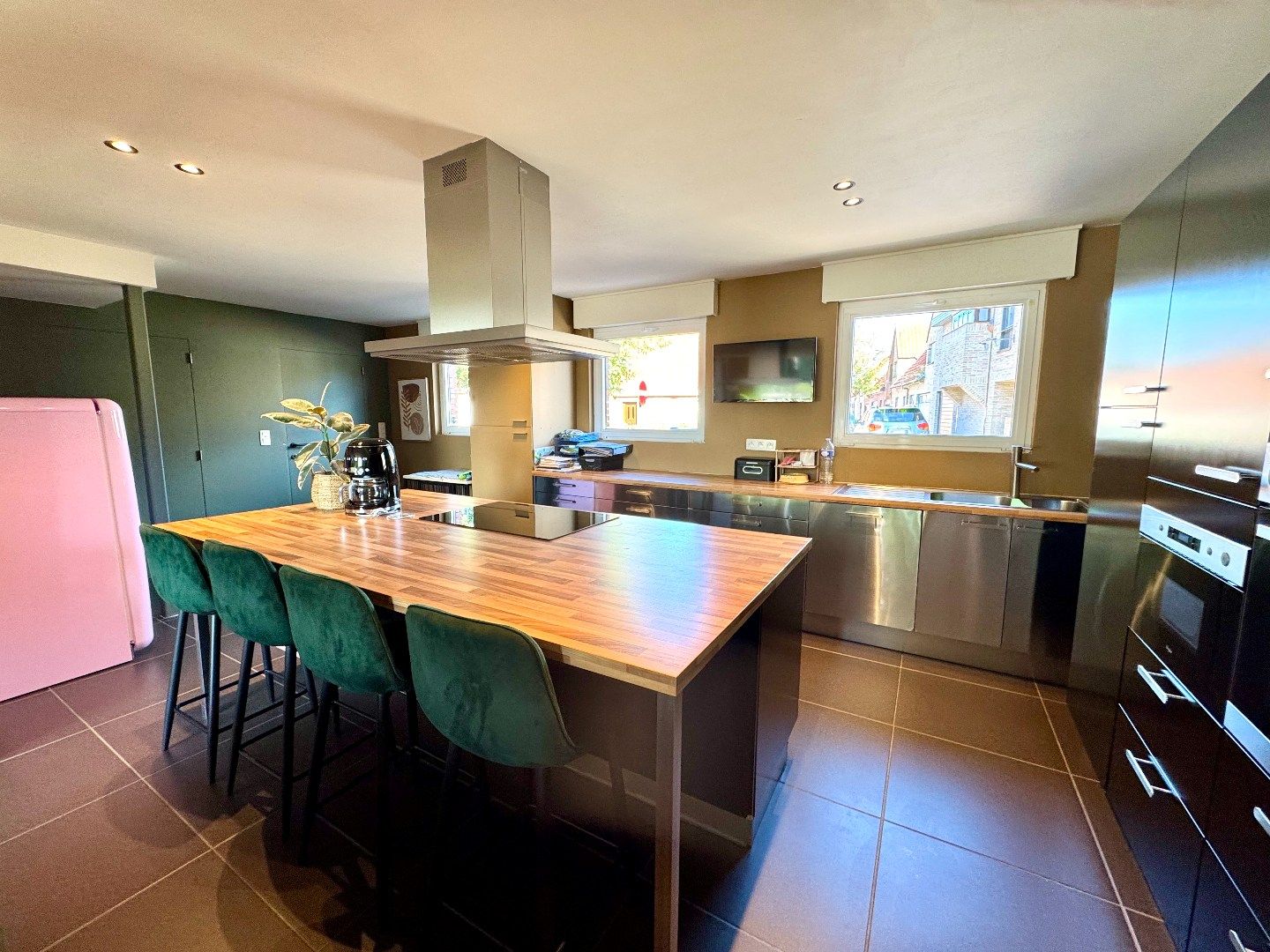 HALFOPEN WONING MET 2 SLPKS (3 MOGELIJK), GARAGE EN TUIN foto 5