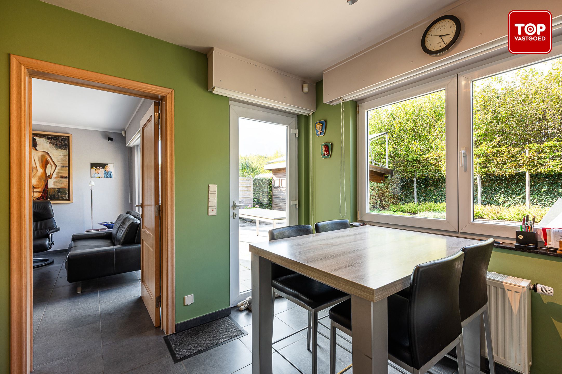 Instapklare woning in rustige straat met 3 slaapkamers, tuin en garage.  foto 8