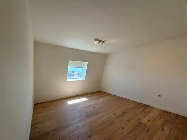Luxe duplexappartement te huur in het hart van Maaseik, met lift, 2 slaapkamers en 2 terrassen.  foto 26