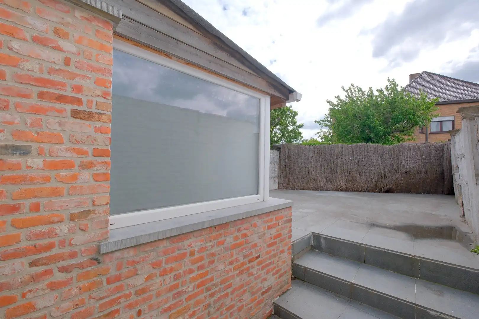 LICHTERVELDE - Woning met 2 slpks en tuin met ruim terras! foto 8