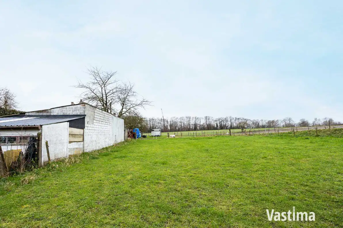 Woning met loods en grote tuin foto 29