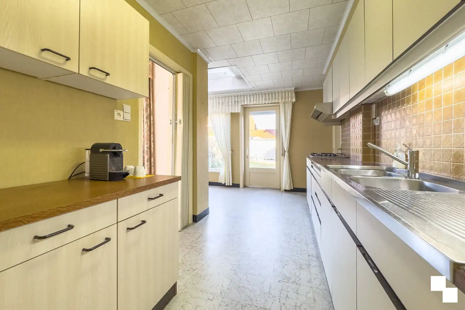 Rustig gelegen woning met garage te Kachtem foto 13