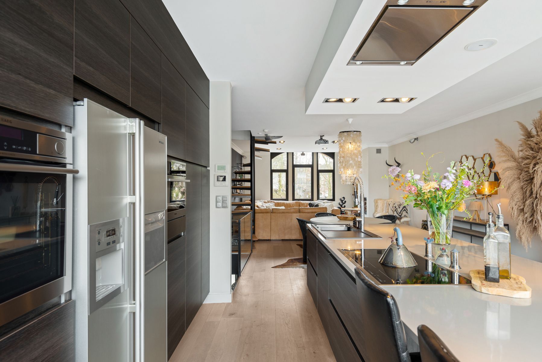 Degelijk gerenoveerde woning aan de Vesten te Lier. foto 12
