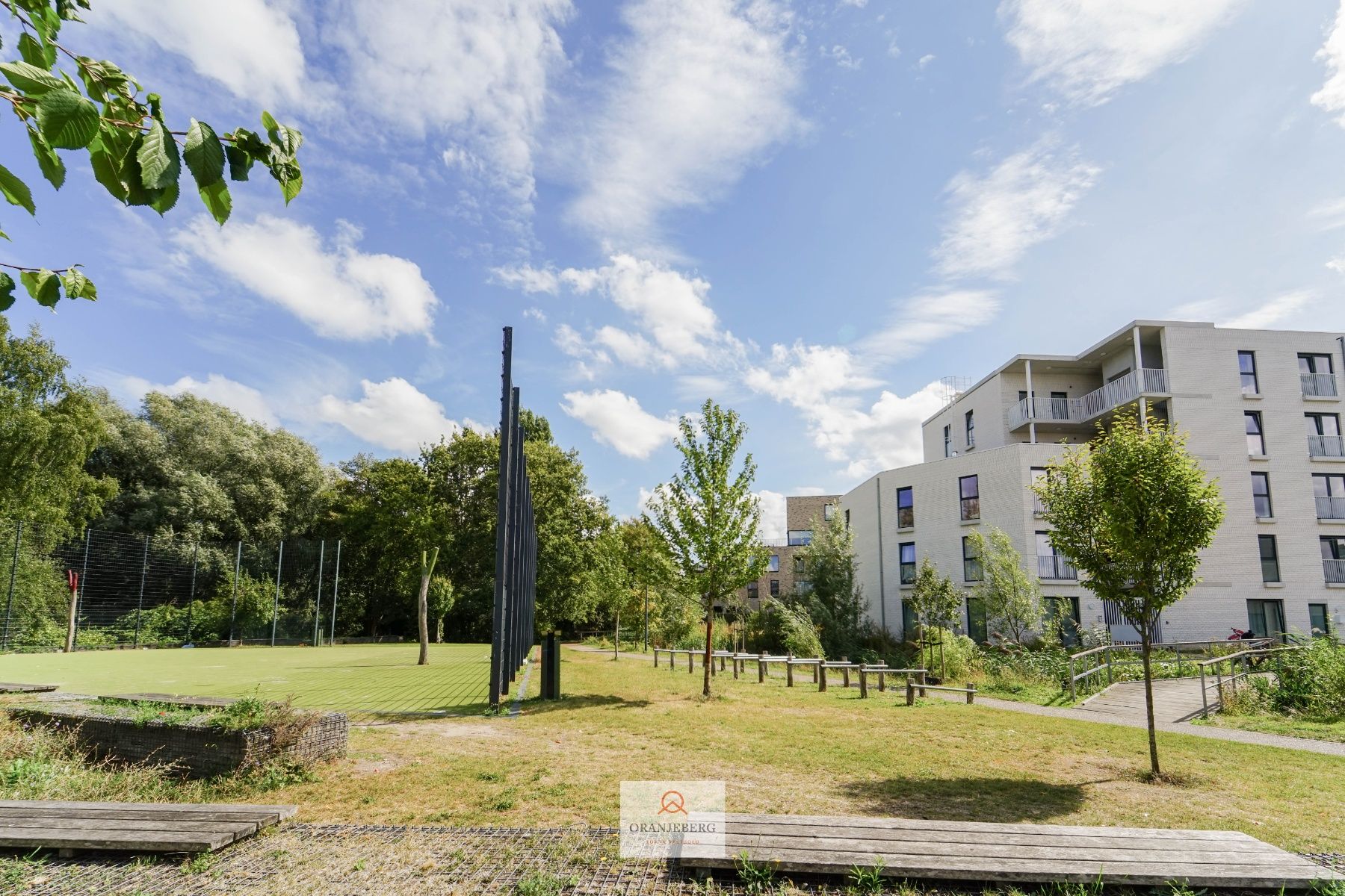 Winkelruimte te huur op goede locatie foto 4