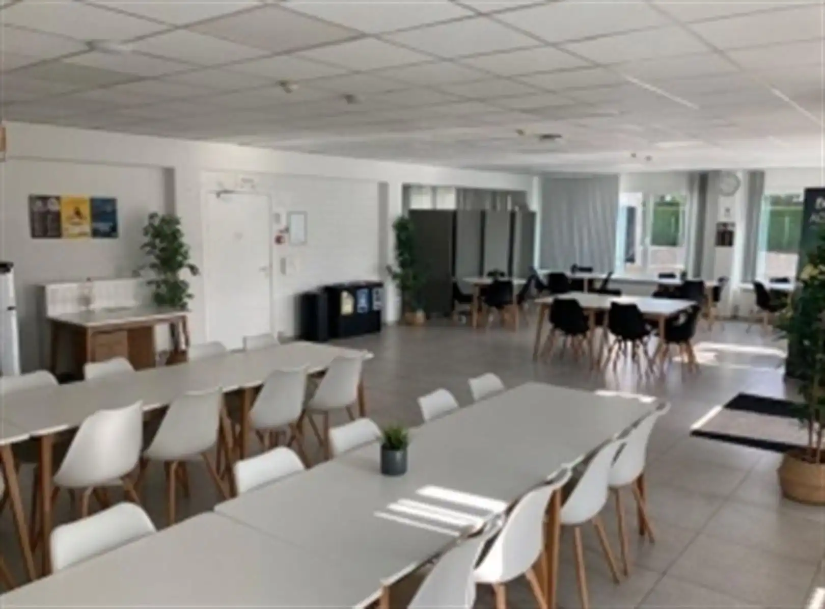 Magazijn met laad- en loskades te Desteldonk foto 11