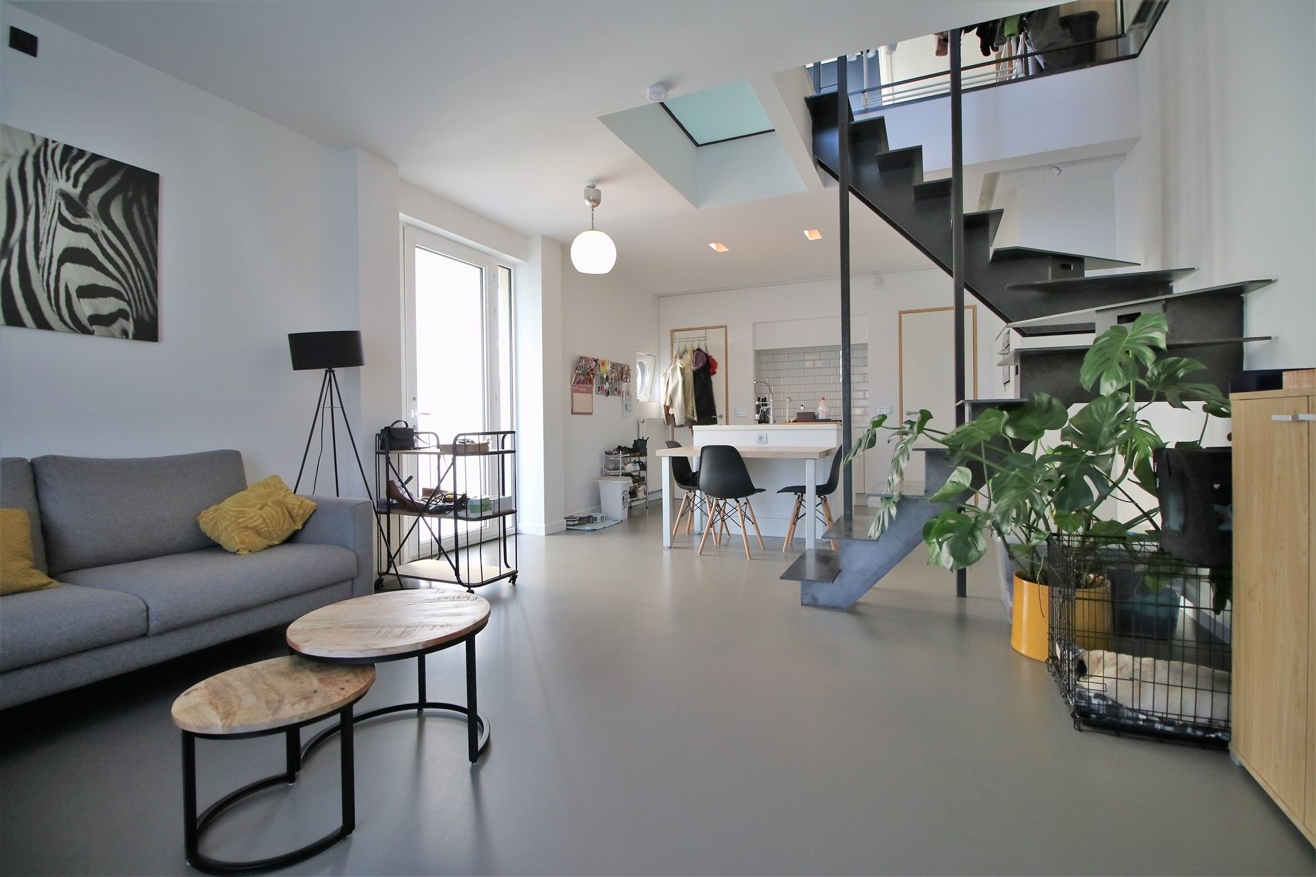 Gezellig appartement op gelijkvl en 1ste verd foto {{pictureIndex}}