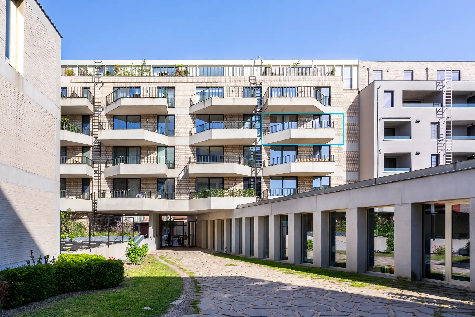 Modern 2-slaapkamerappartement met terras nabij het Eilandje foto 2