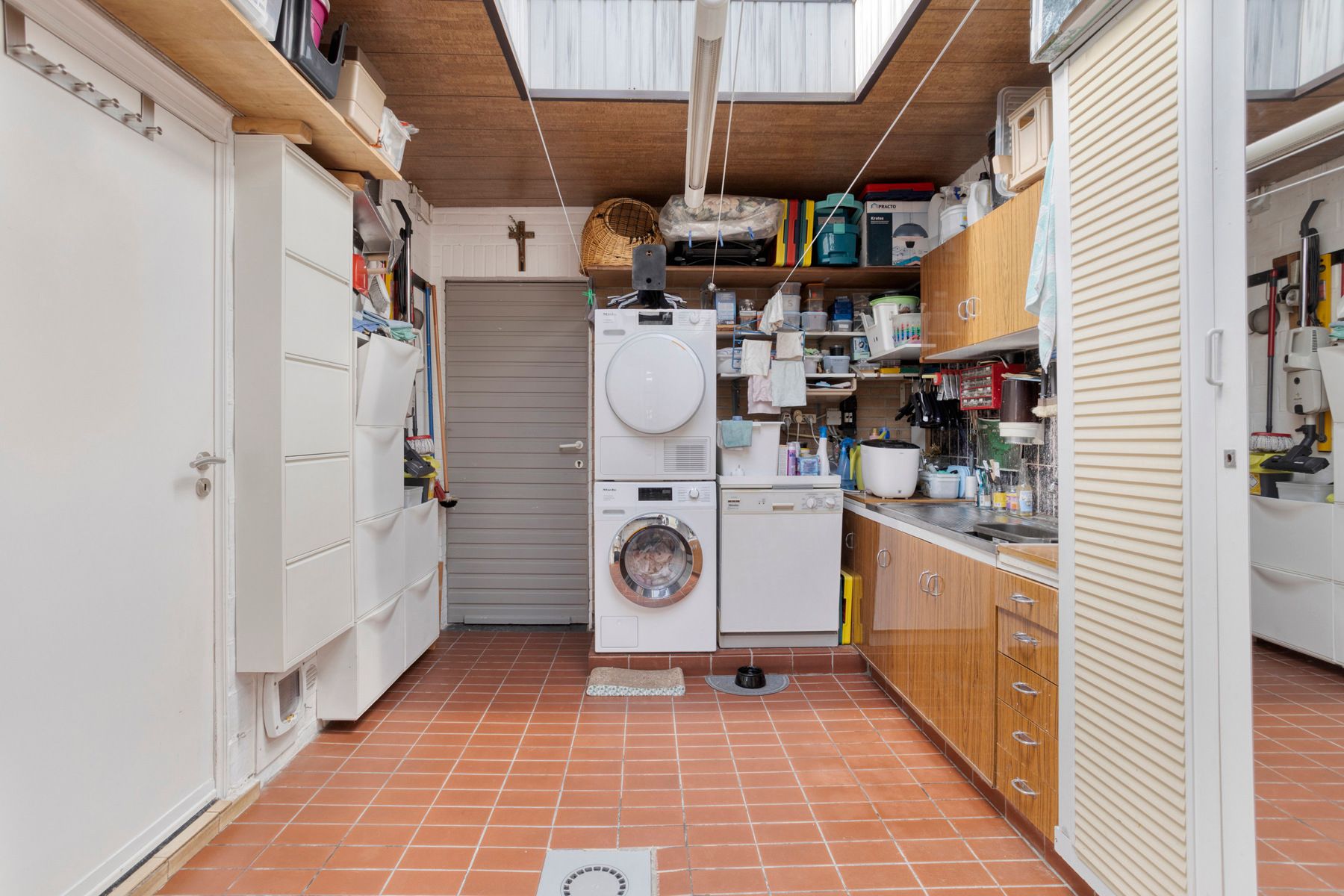 Instapklare halfopen woning op toplocatie in Sint-Niklaas foto 16