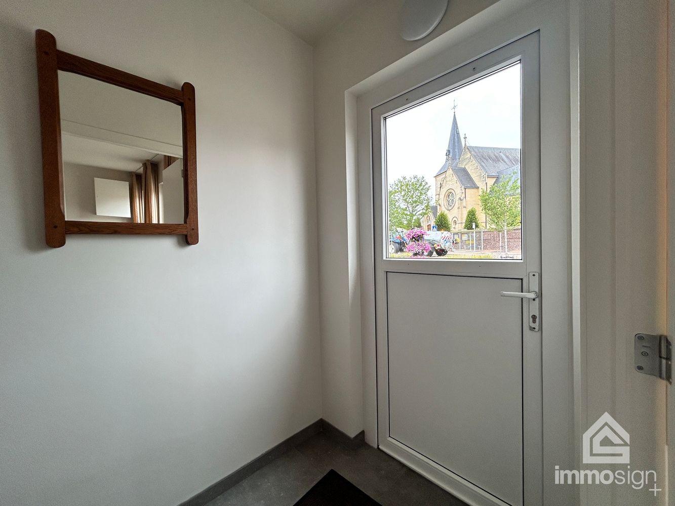 Volledig gerenoveerde gelijkvloerse éénslaapkamerwoning te Reppel! foto 13