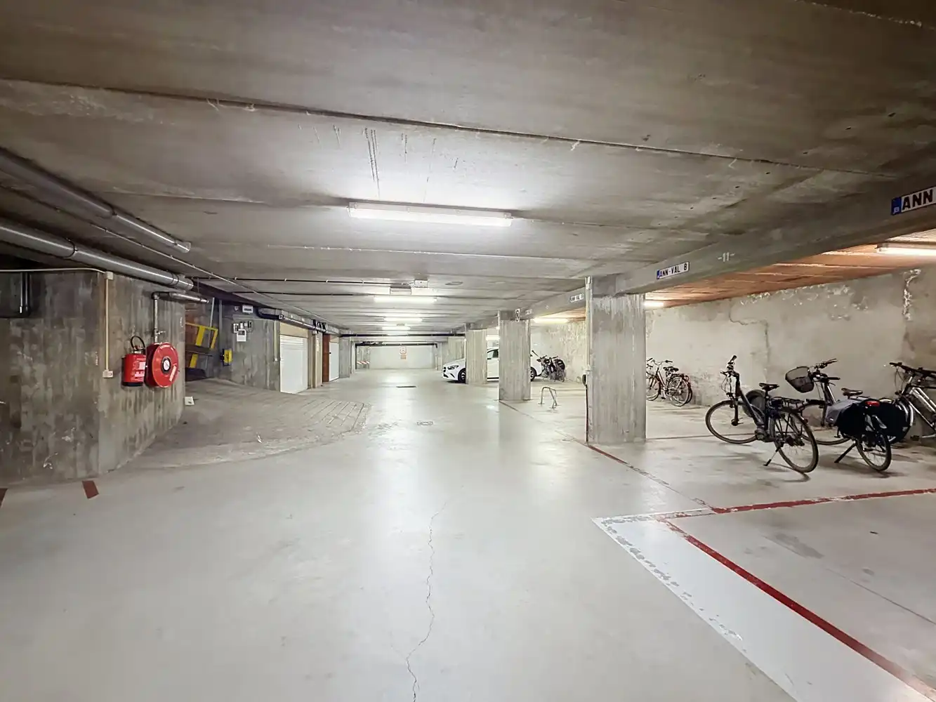 Goed gelegen autostaanplaats in Duinbergen foto 3