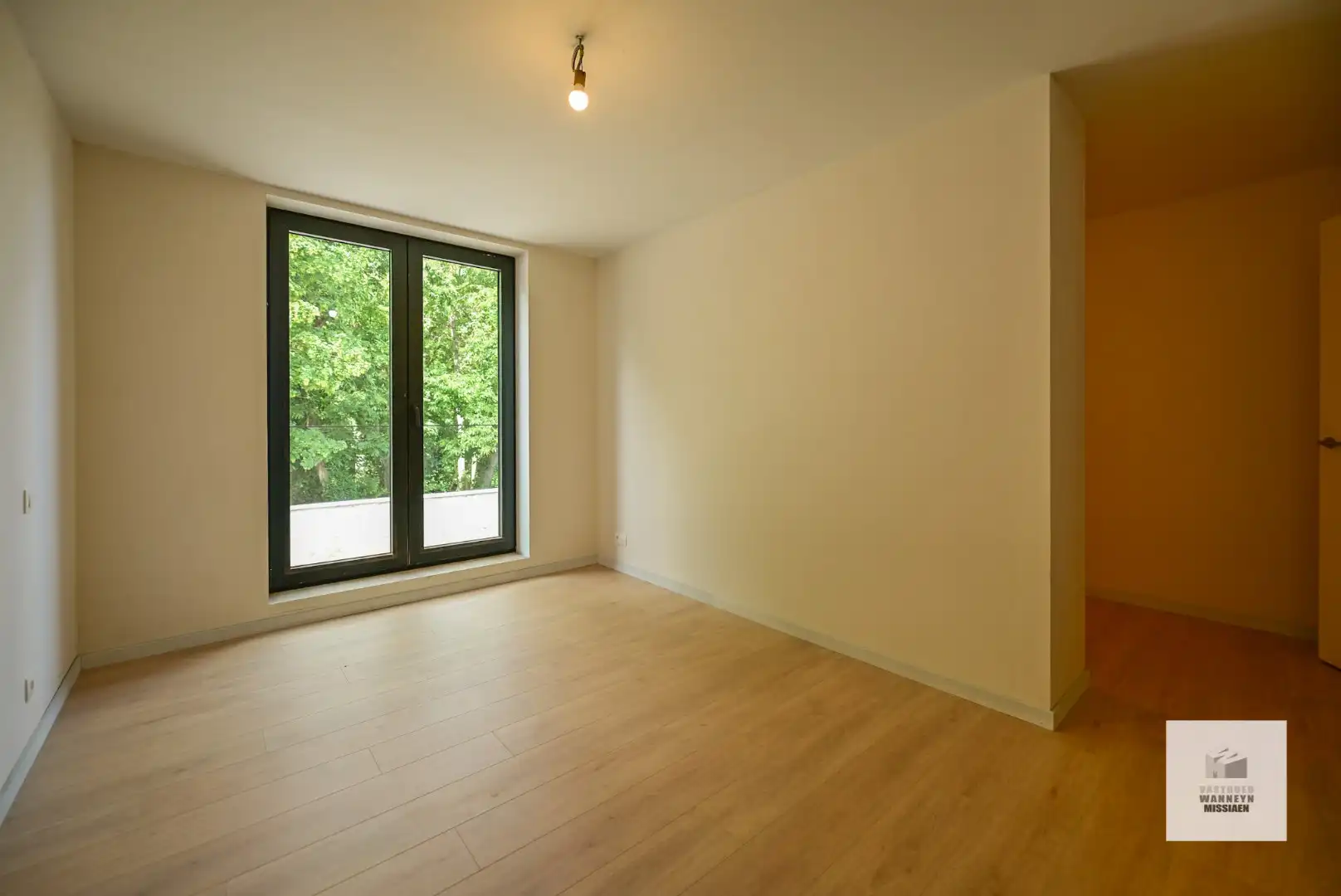 Moderne energiezuinige halfopen woning met 3 slaapkamers, tuin en carport foto 10