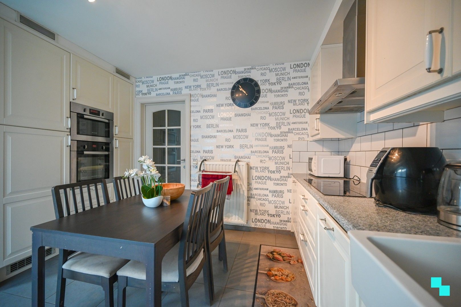 Energiezuinige woning met 4 slaapkamers nabij het centrum van Oostrozebeke foto 6