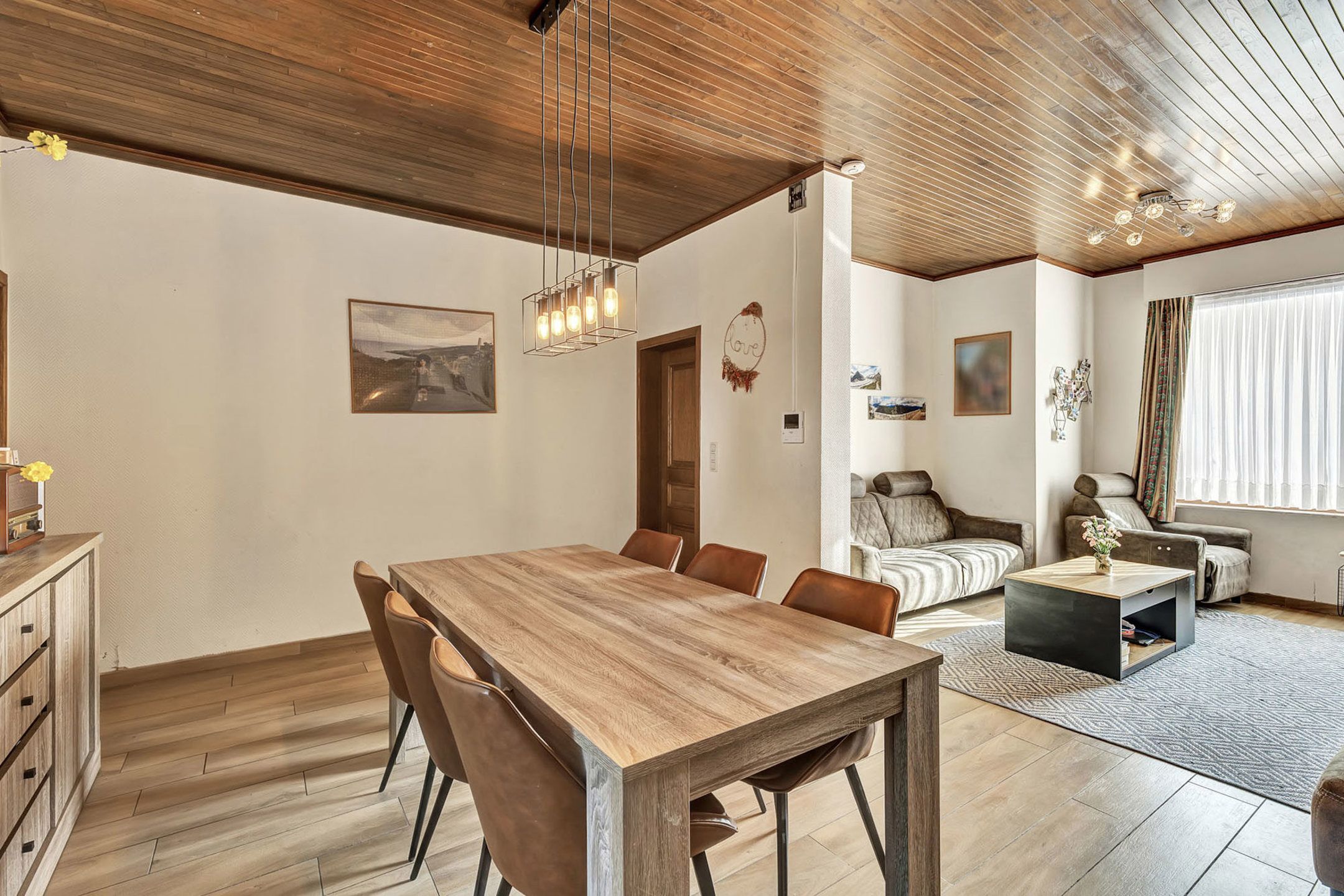 Ruime rijwoning met garage nabij centrum Deinze foto 3