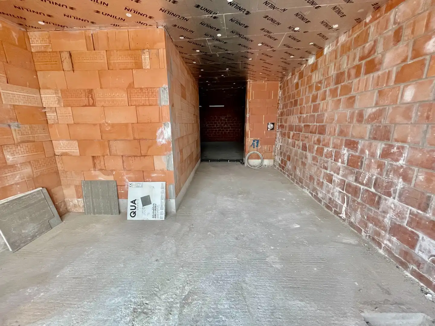 Prachtig handelspand ideaal gelegen in het centrum van Heist.&nbsp; foto 3