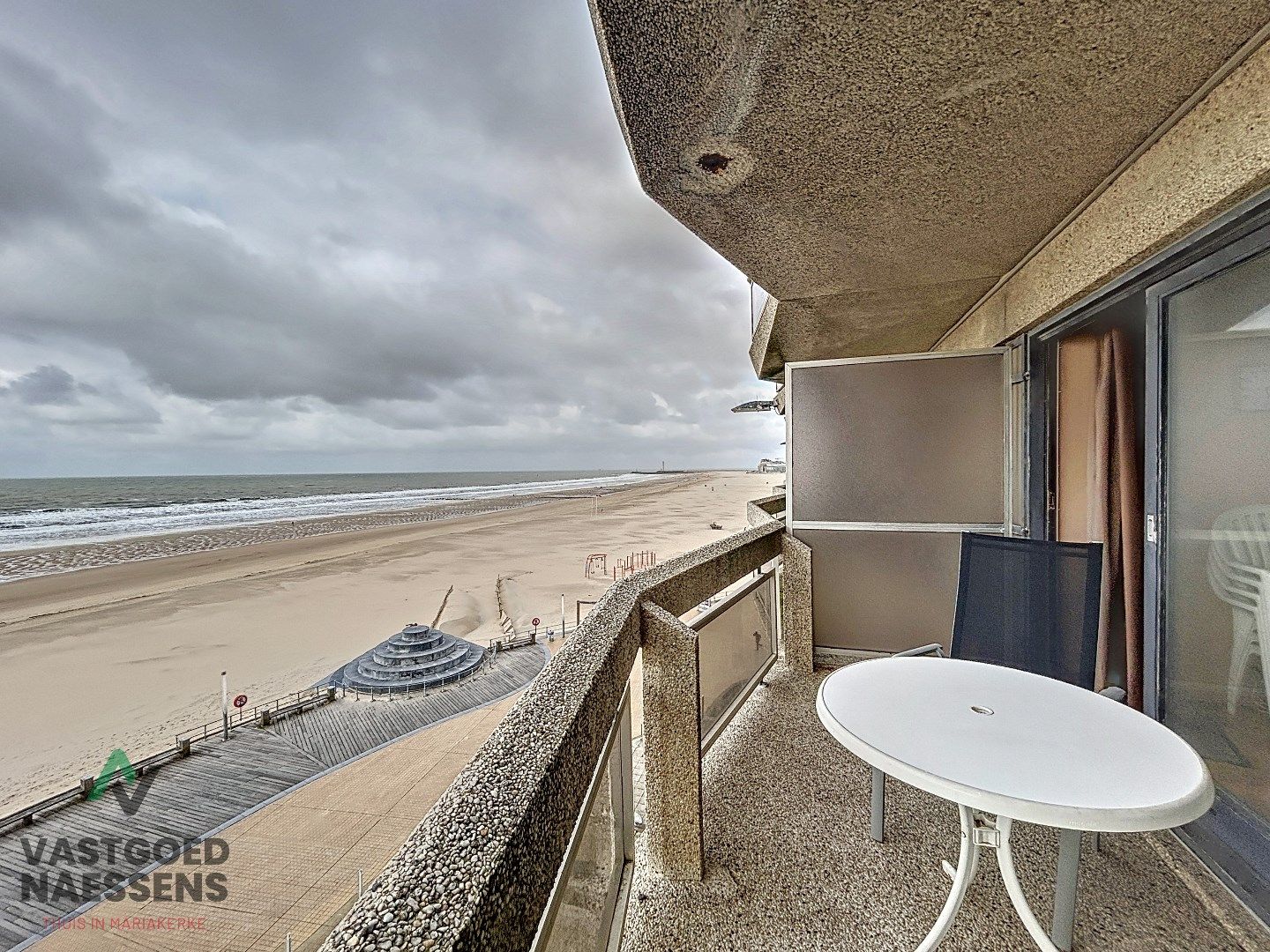 Instapklare studio met terras en zicht op zee  foto 2