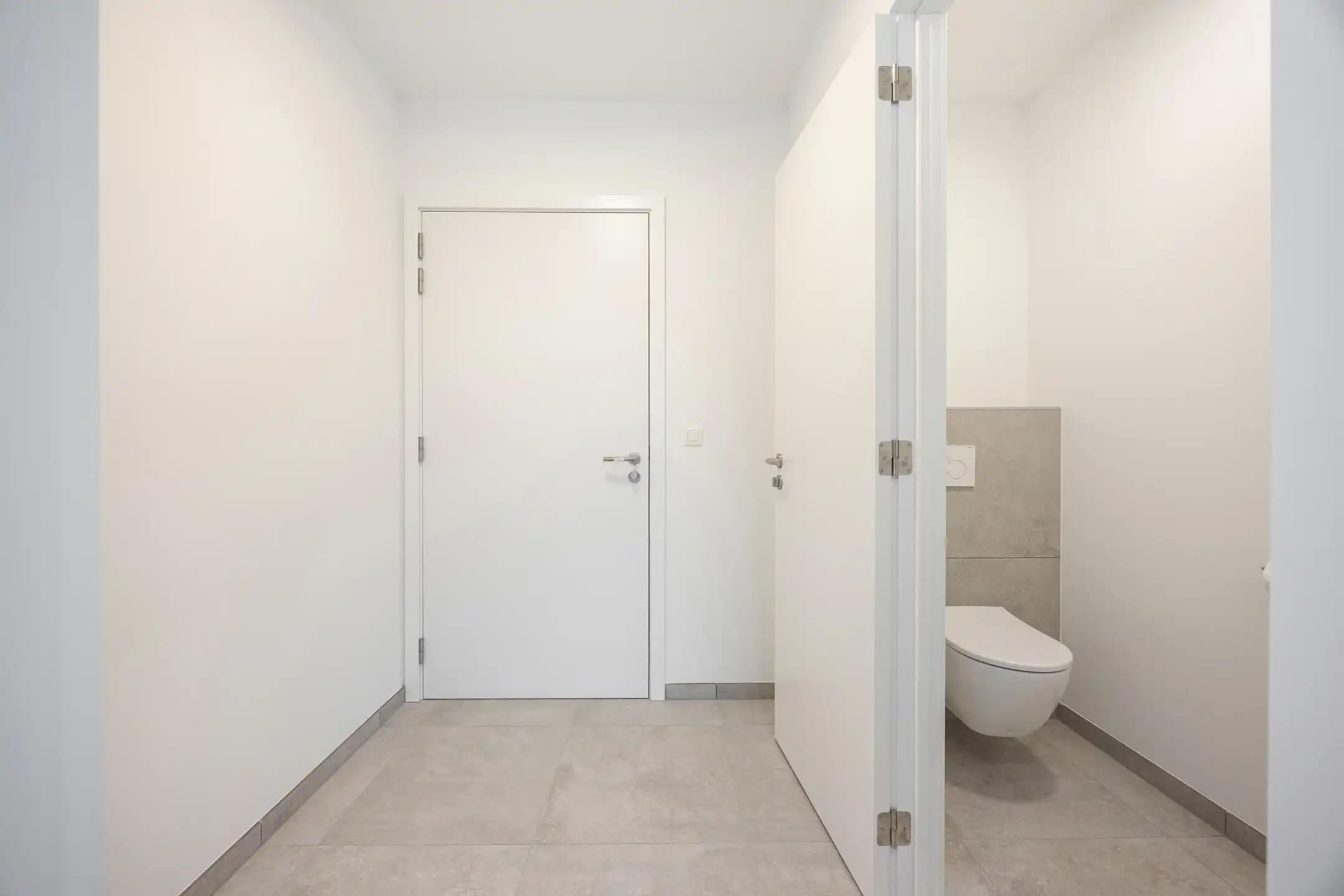 Nieuwbouw penthouse met 1 slaapkamer en terras foto 11