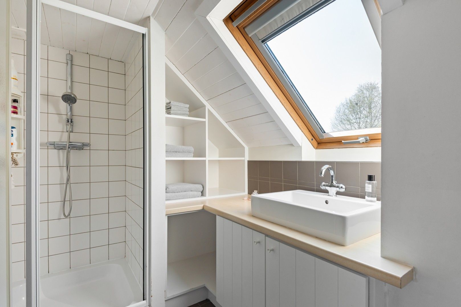 Karaktervolle hoeve op royaal perceel – ruimte, charme en eindeloze mogelijkheden foto 17