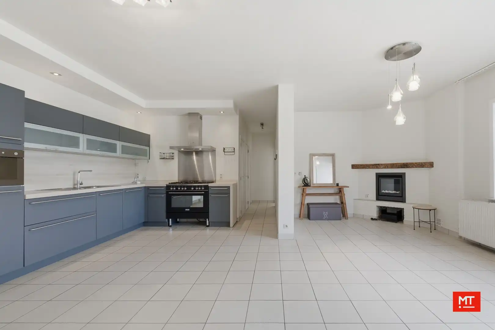 Gelijkvloers twee-slaapkamerappartement met garage te koop in het centrum van Langemark foto 6
