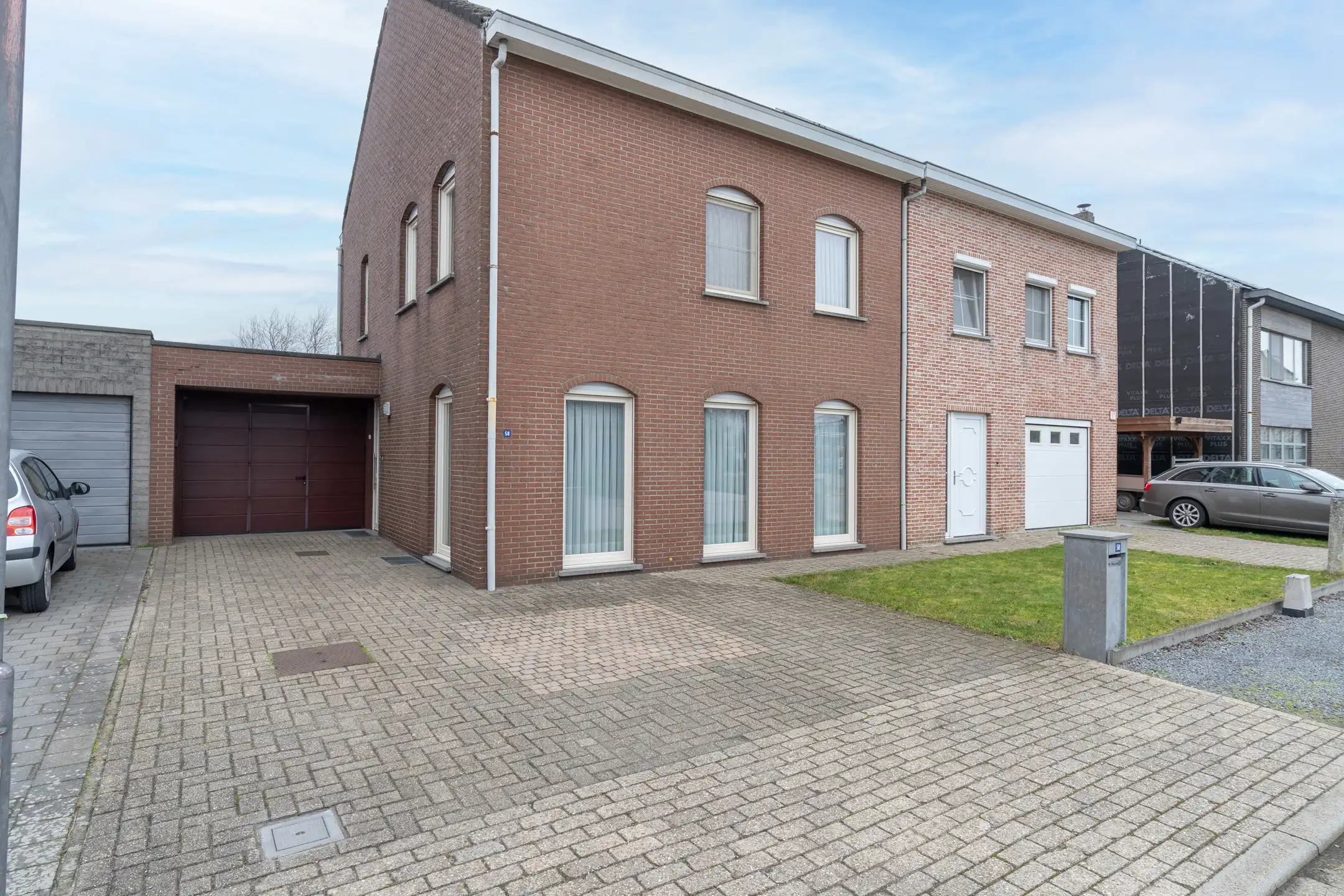 Gunstig gelegen woning met 3 slpks en garage op  505 m² foto 2