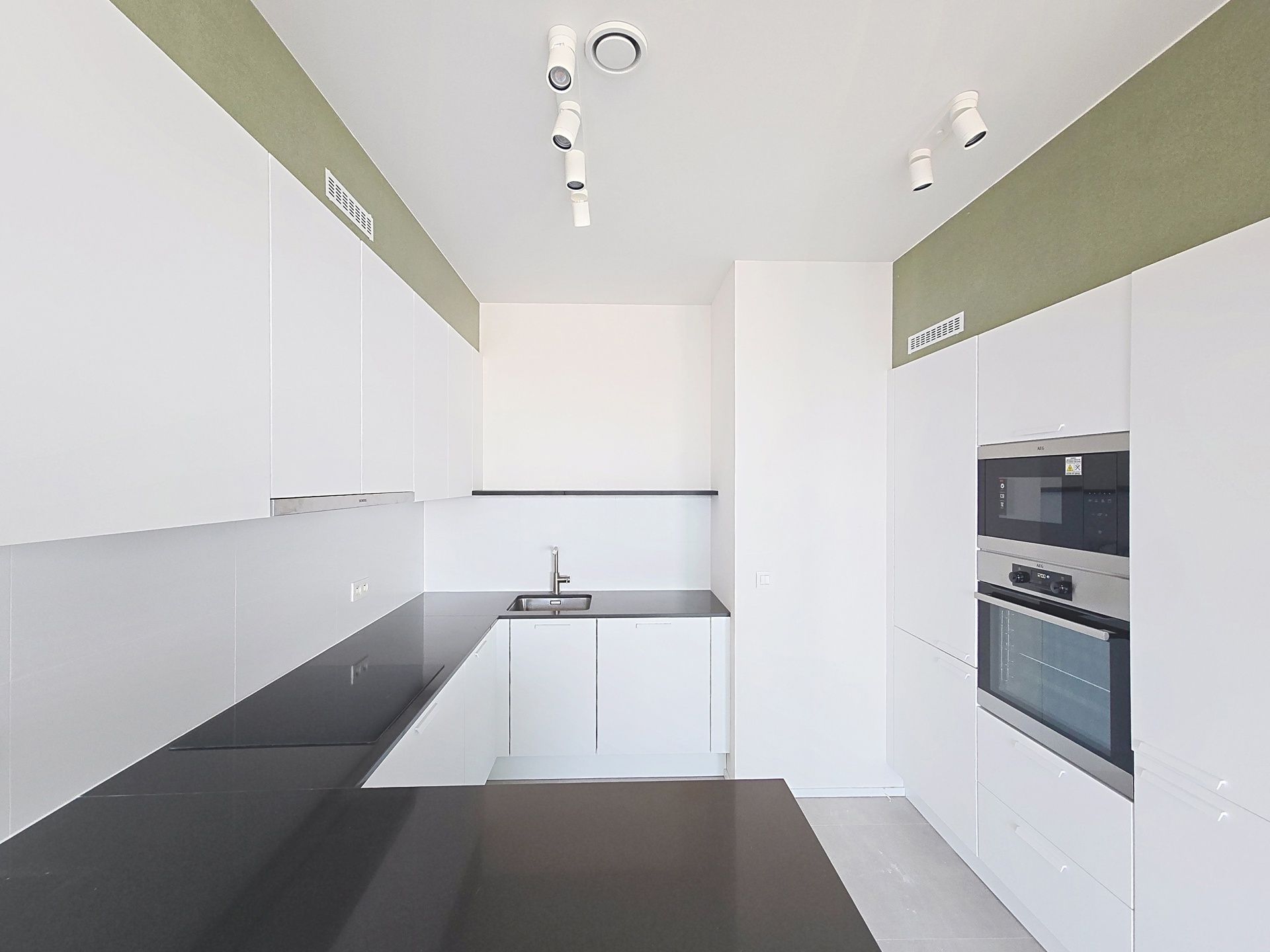 Canal Wharf : Stedelijke elegantie met adembenemend uitzicht foto 7