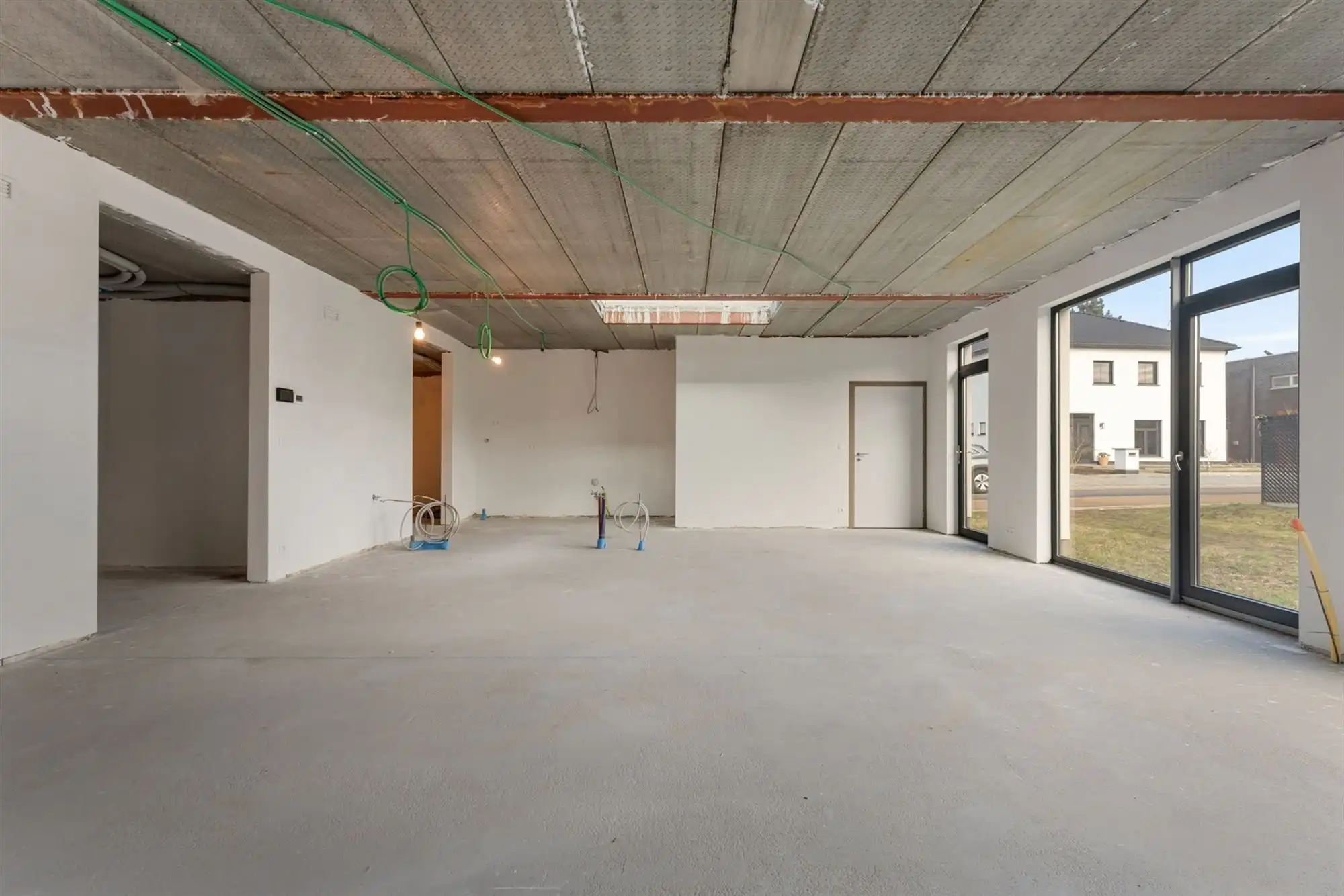 AF TE WERKEN RUIME WONING (222M²) MET 2 SLAAPKAMERS EN TUIN MET TUINKAMER OP 6A 81CA TE PAAL  foto 5