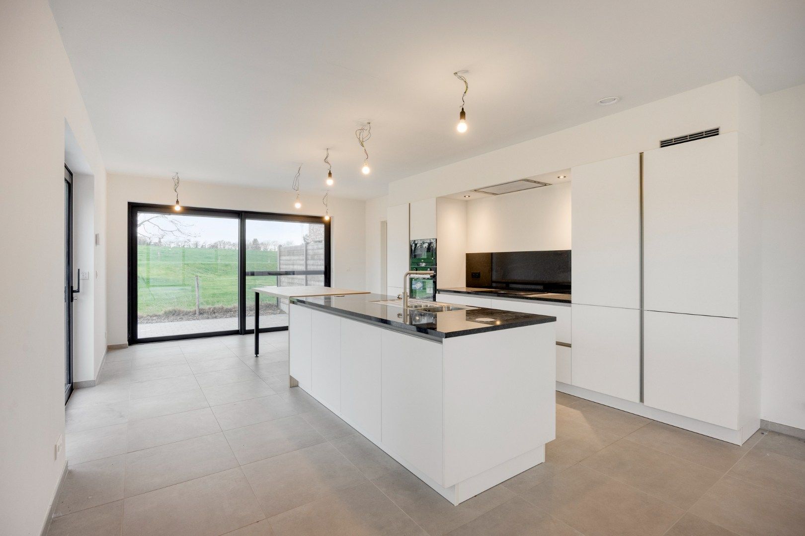 Nieuwbouwwoning met 5 slaapkamers, 2 badkamers, tuin en terras in Bierbeek! – EPC 10 kWh/m² - bewoonbare opp. 343 m² foto 9