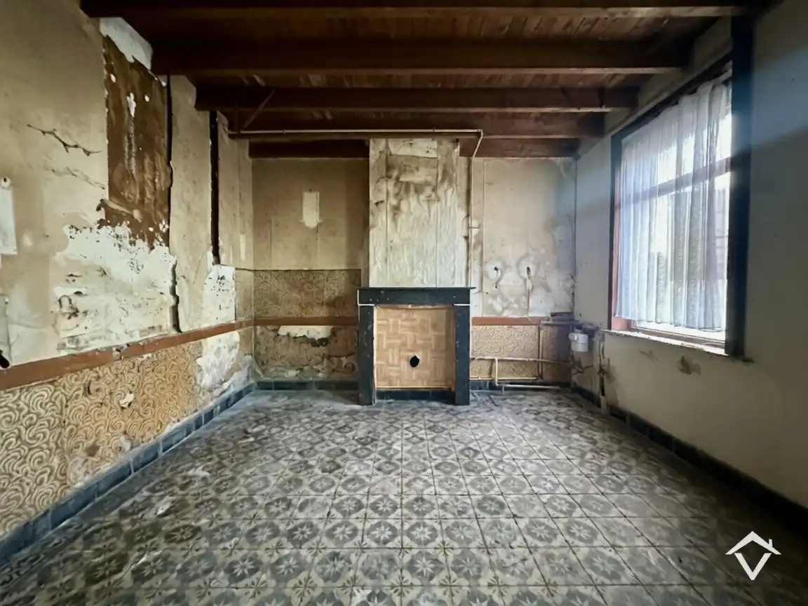 Te herbouwen of te slopen hoeve op ruim perceel in landelijke omgeving foto 4