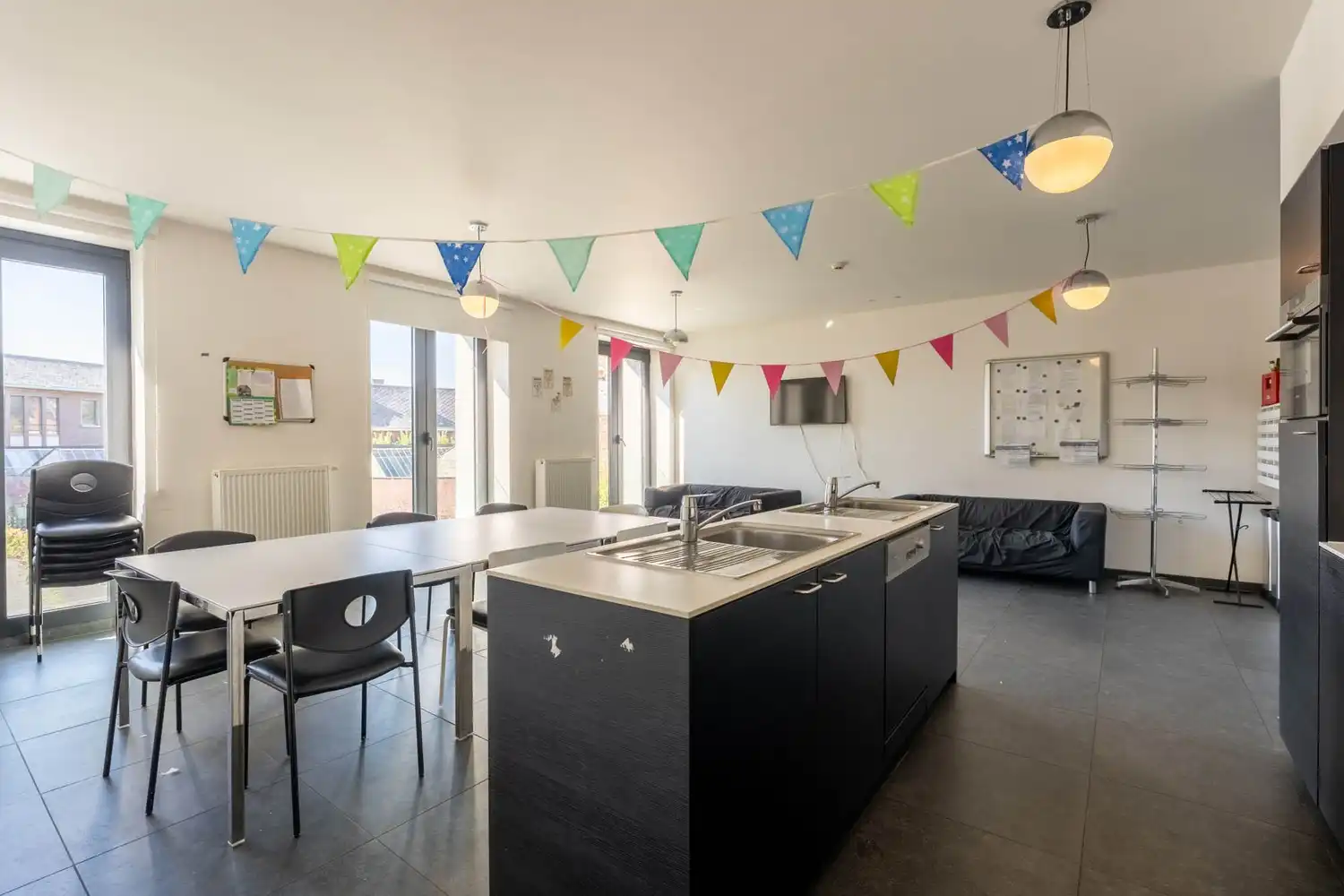 Recente studentenkamer met eigen sanitair in het luxueuze Ramberghof te centrum Leuven! foto 13
