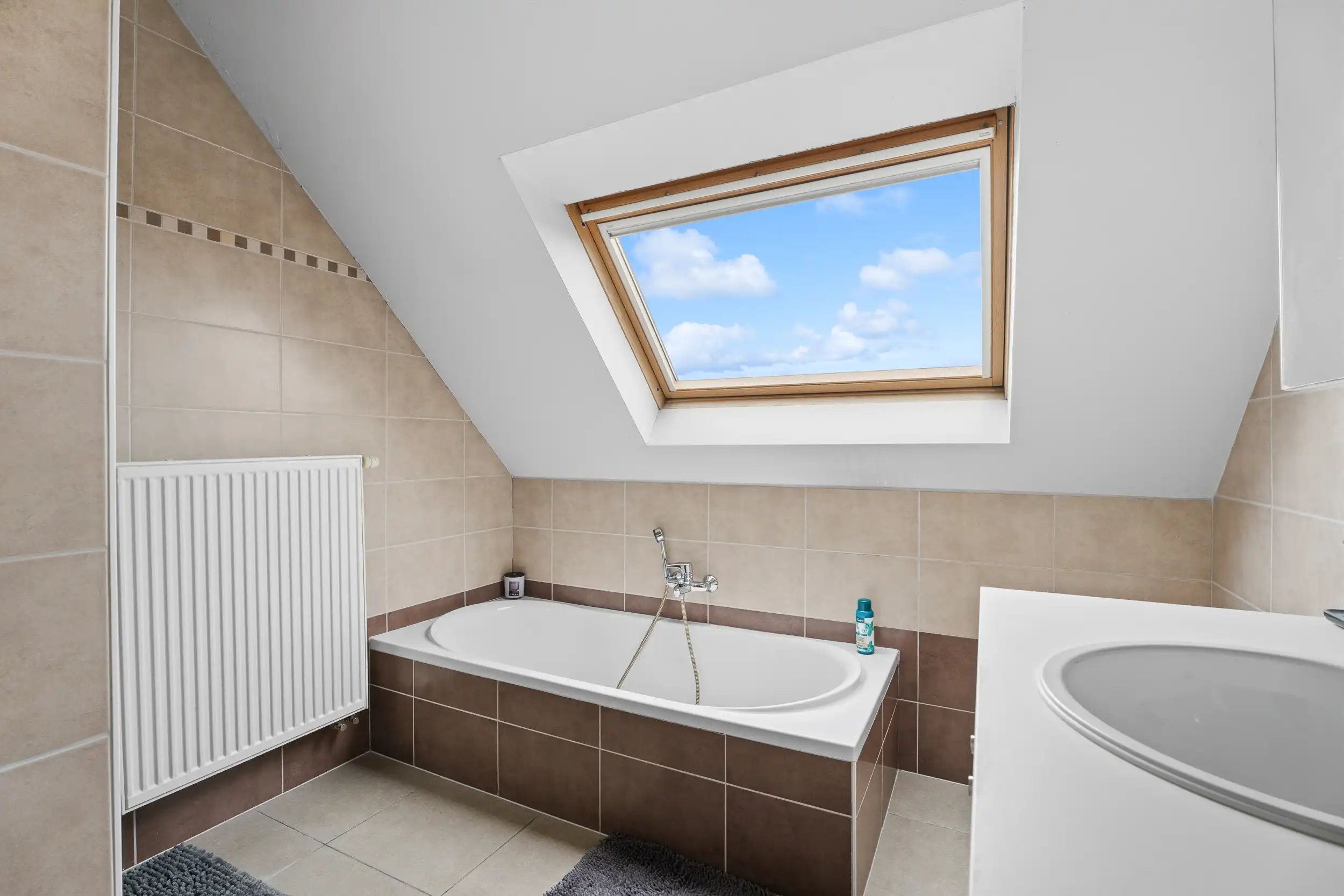 Duplex-appartement met veel licht, 3 slaapkamers en garage foto 10