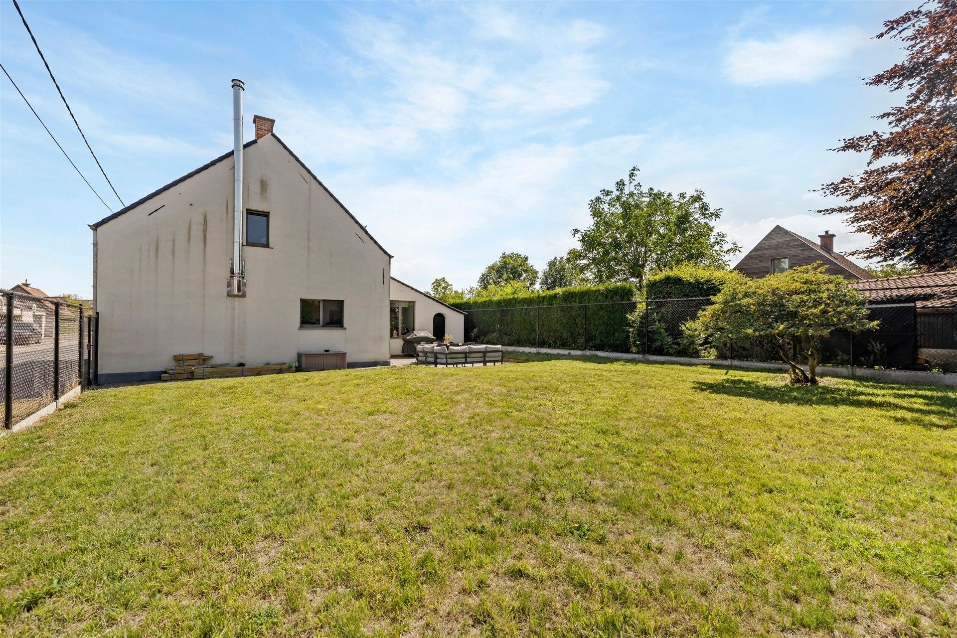Charmante gezinswoning met dubbele garage, 3 slaapkamers en een zonnige tuin (532m²) foto 22