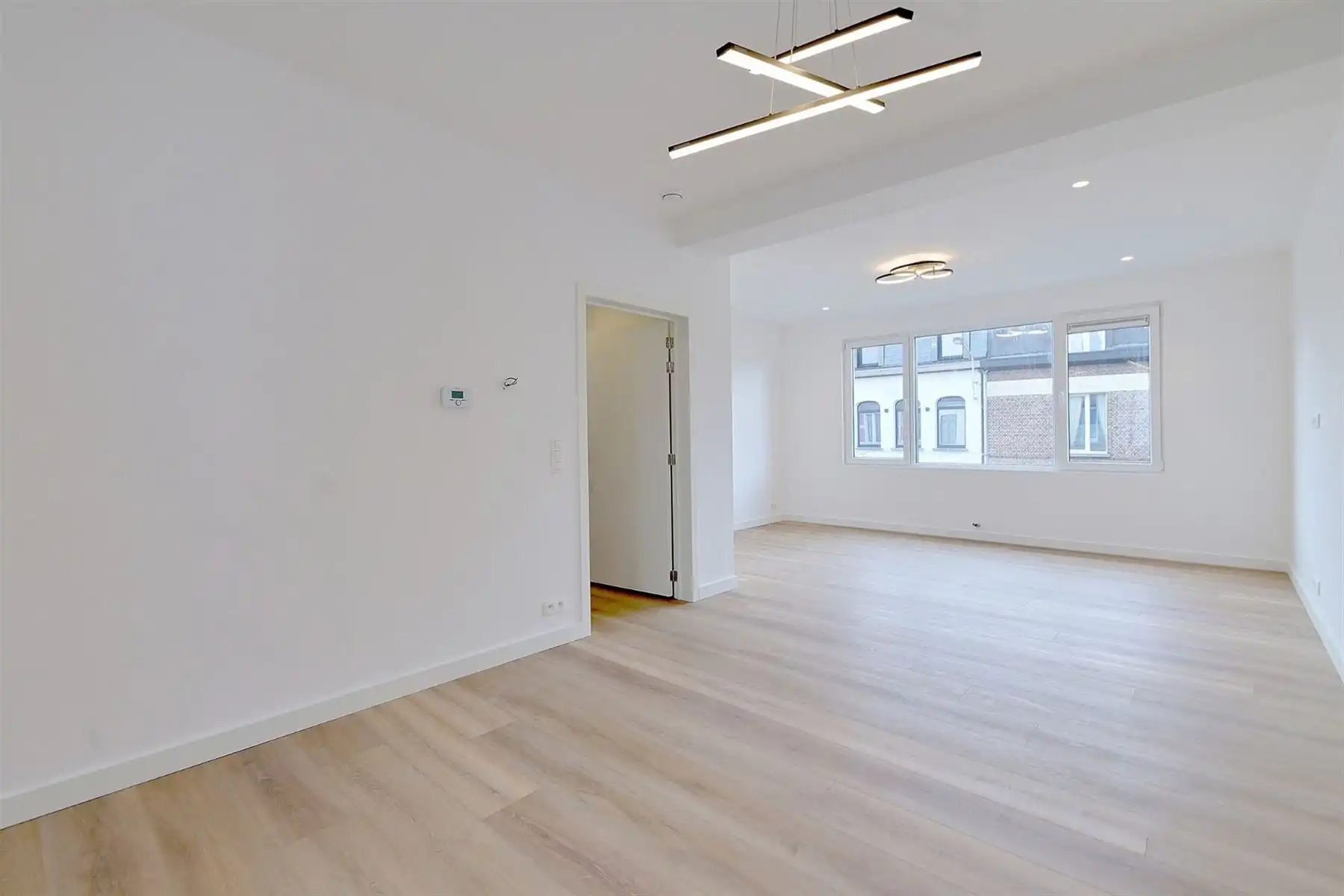 Gerenoveerde woning met 3 slaapkamers te Berchem! foto 3