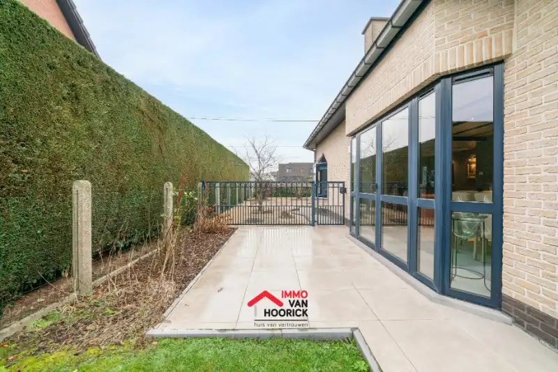 Mooie ruime woning 4 slaapkamers op 855m² foto 16