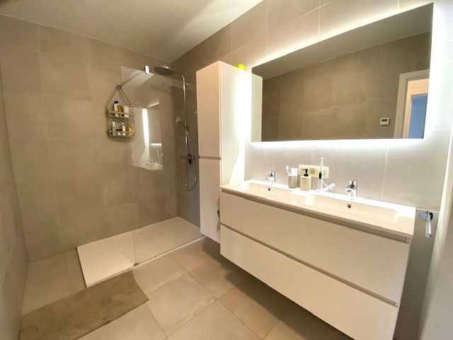 Instapklaar, opgeschilderd - éénslaapkamer appartement nabij Mol-centrum + autostaanplaats +groot terras foto 8