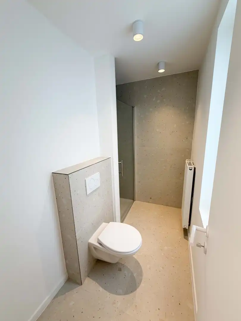 Vernieuwbouw studentenkamer privé sanitair centrum Leuven foto 3