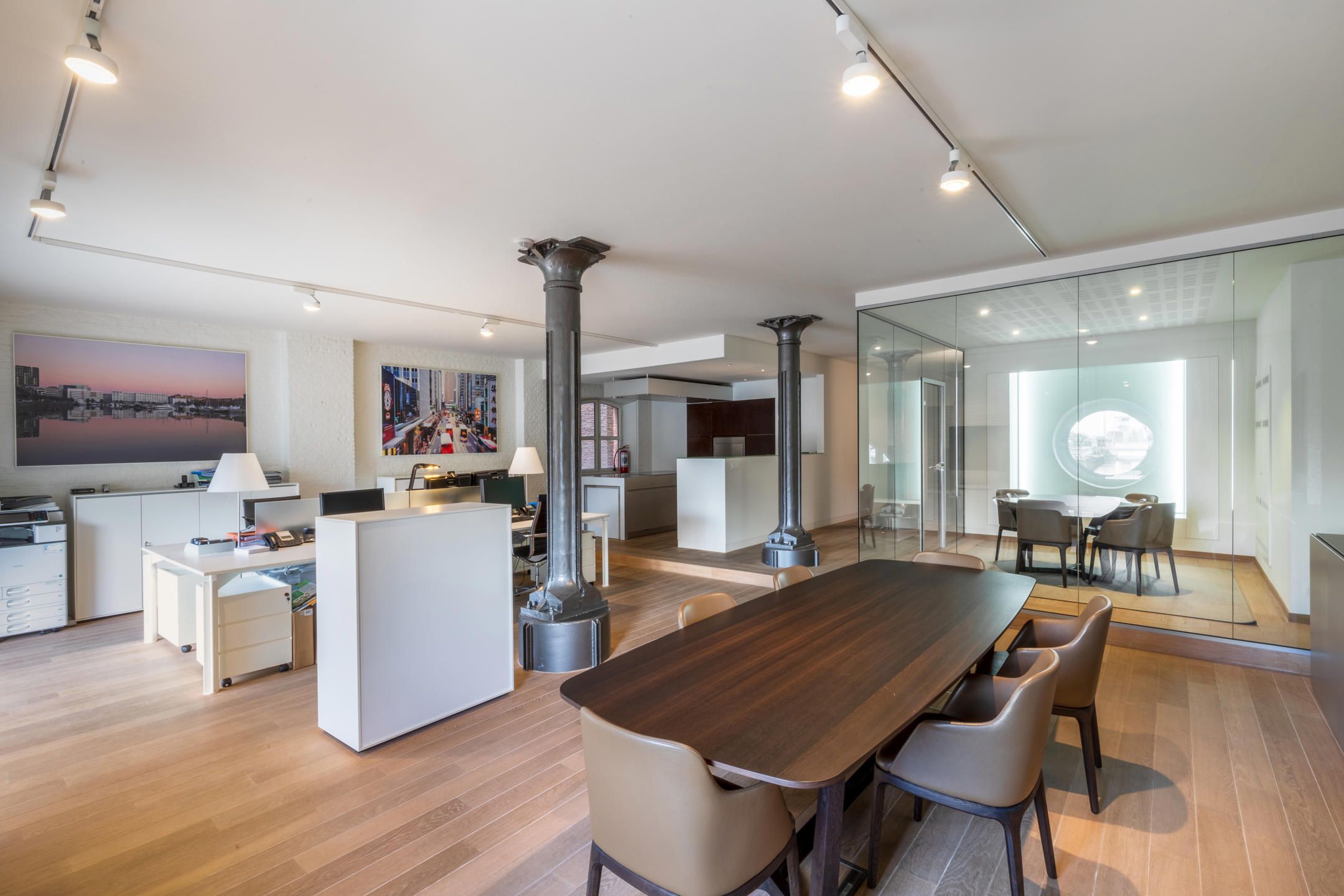 Unieke Loft met prachtig zicht op het MAS te huur foto 15