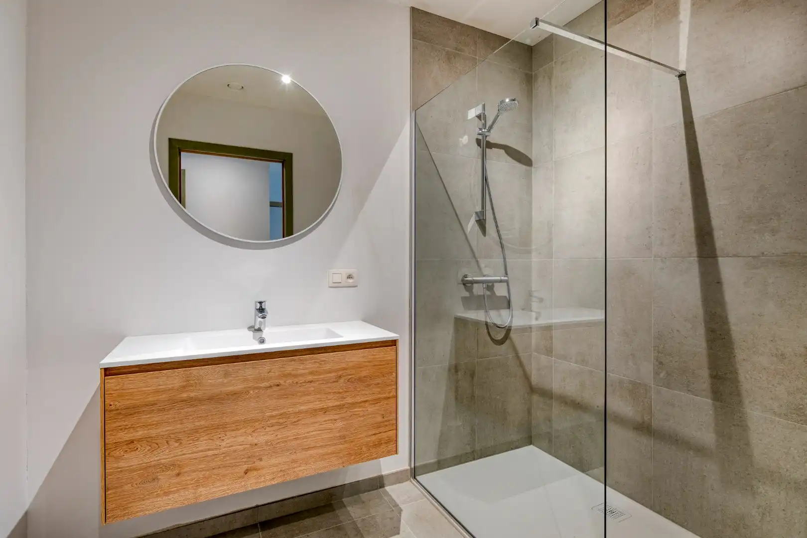 ZWEVEGEM - Nieuw en energiezuinig gelijkvloers appartement met 1 slaapkamer en terras! foto 5