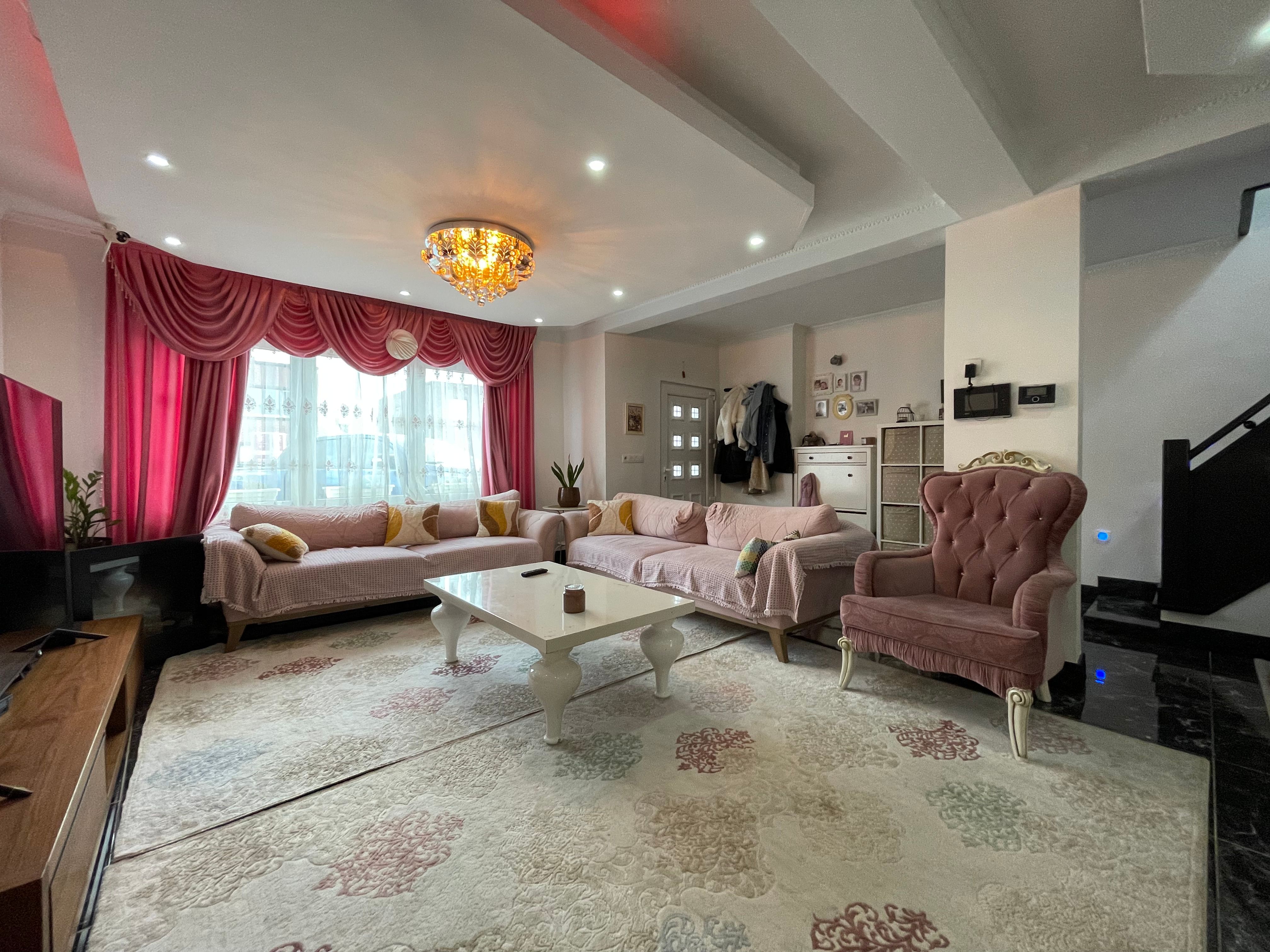Instapklaar 263m² 2 badk 3 slpk foto 3